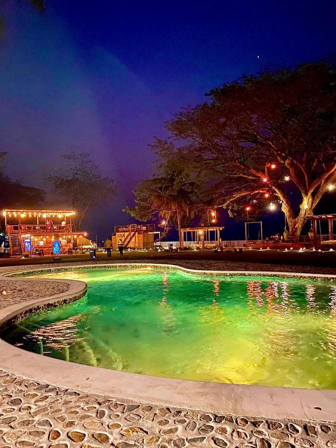 Sunset Hut Hostel โอโมอา ภายนอก รูปภาพ