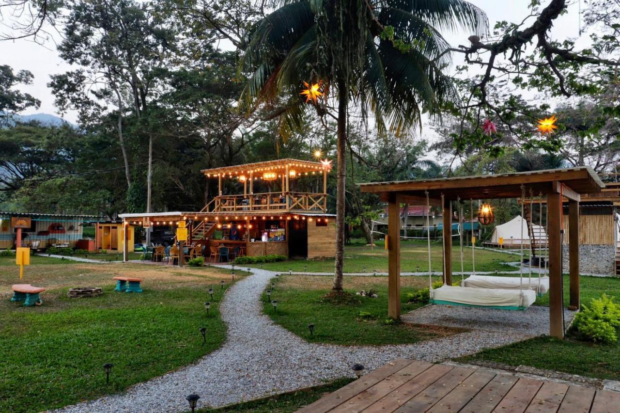 Sunset Hut Hostel โอโมอา ภายนอก รูปภาพ